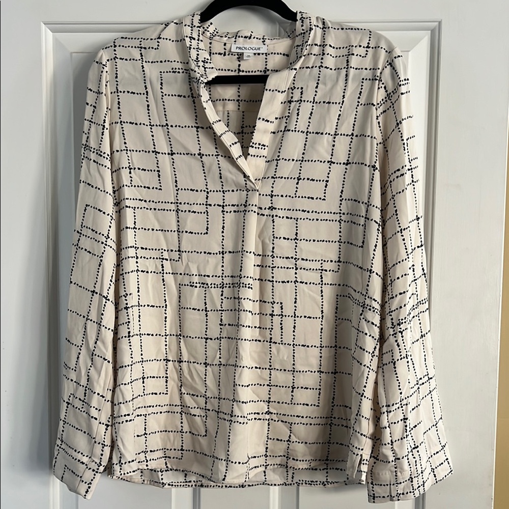 Women's Cream and Black Geometric Top